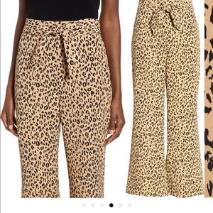 Leopard print cropped pants